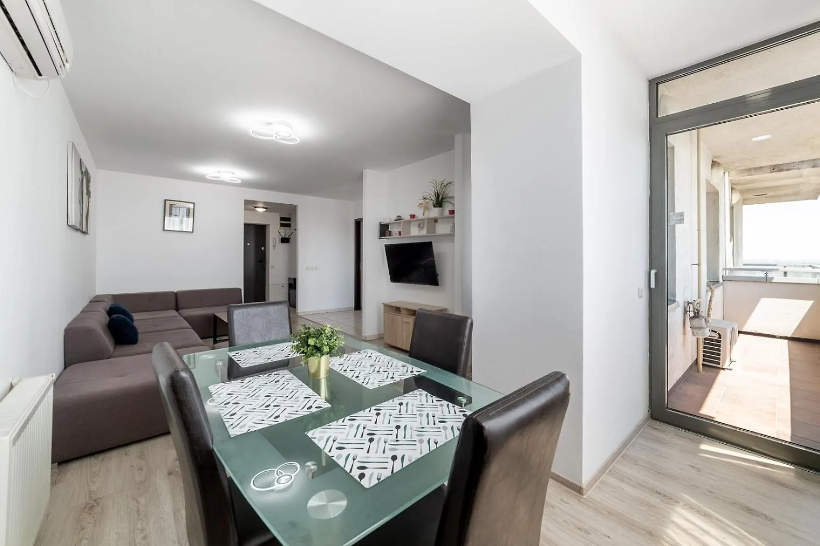 Monaco Grand Apartments By Citybookings Bukarest Rumänien